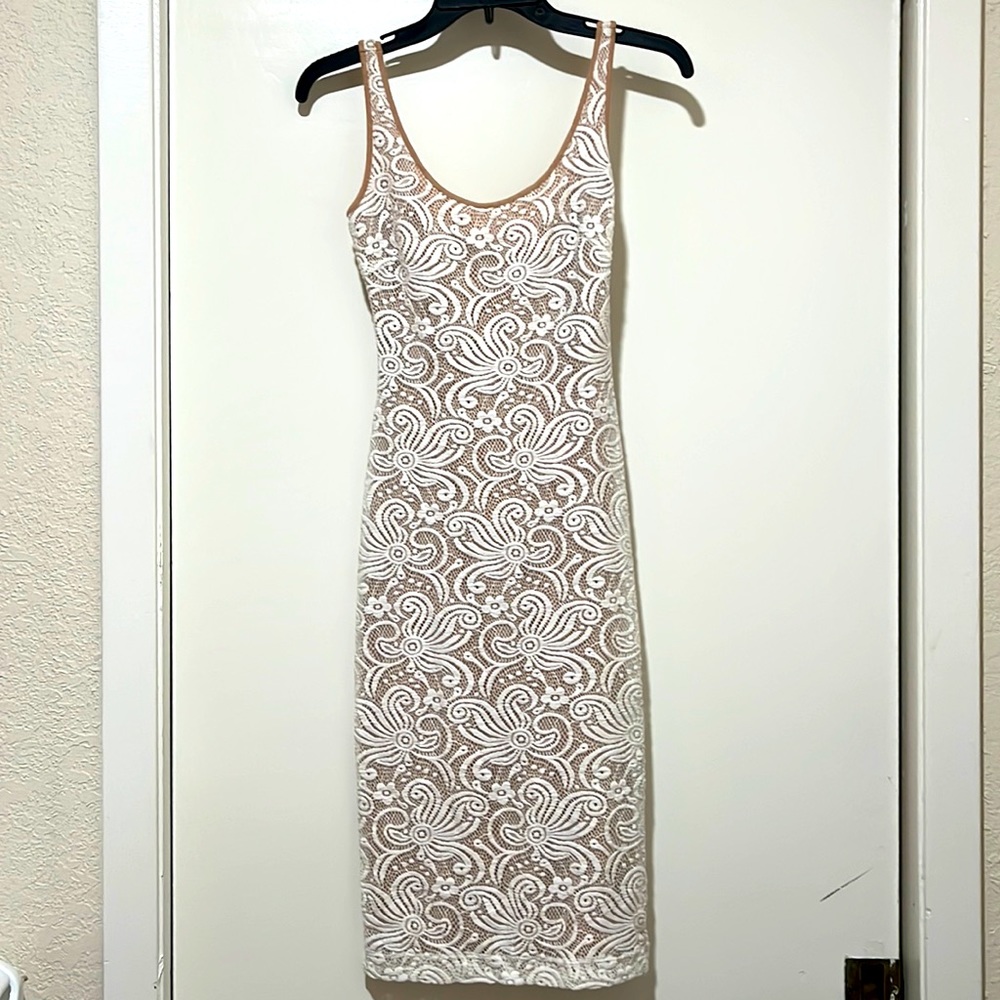 Bebe midi lace dress